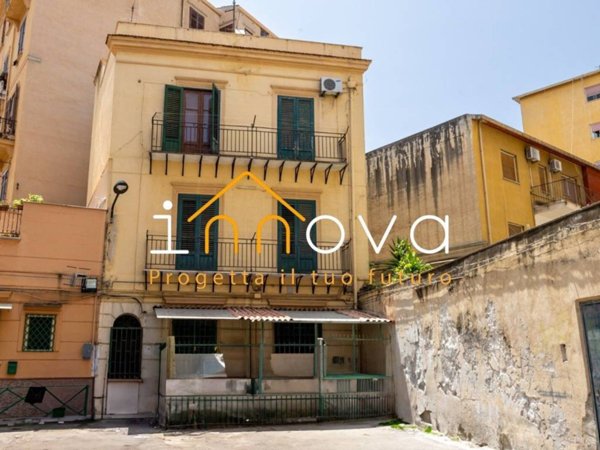 casa indipendente in vendita a Palermo in zona Montegrappa / Santa Rosalia