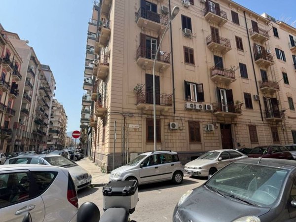 appartamento in vendita a Palermo in zona Zisa