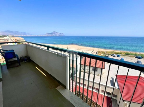 appartamento in vendita a Palermo in zona Roccella