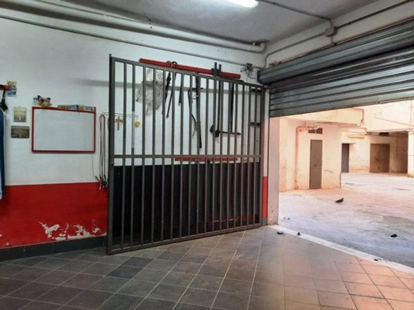 negozio in vendita a Palermo in zona Montepellegrino