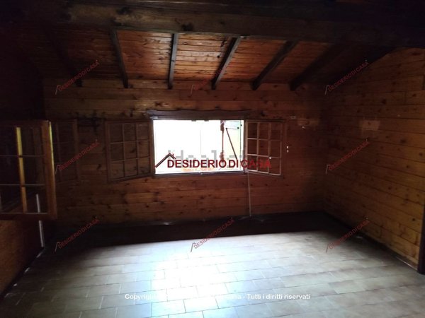 locale commerciale in vendita a Palermo in zona Mondello