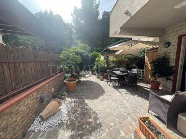 casa indipendente in vendita a Palermo in zona Borgo Nuovo