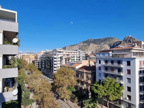 appartamento in vendita a Palermo in zona Libertà