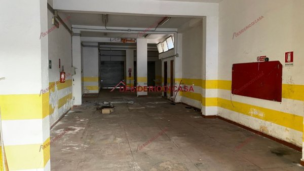 locale commerciale in vendita a Palermo in zona Noce