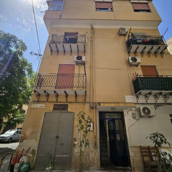 appartamento in vendita a Palermo in zona Zisa