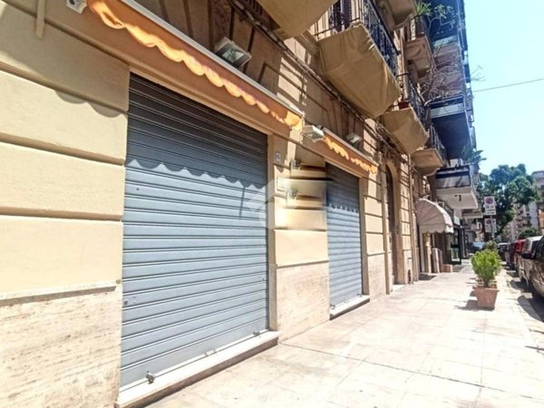 negozio in vendita a Palermo in zona Politeama