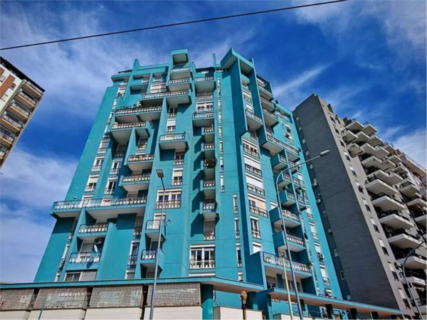 appartamento in vendita a Palermo in zona Malaspina/Palagonia