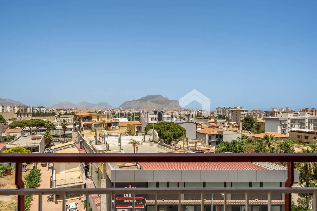 appartamento in vendita a Palermo in zona Villagrazia/Falsomiele