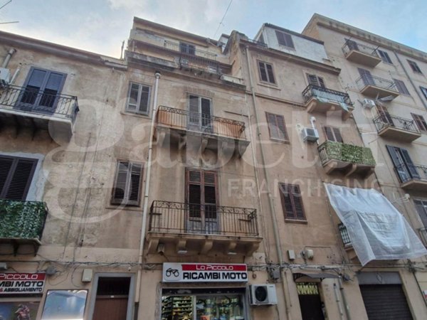 appartamento in vendita a Palermo in zona Montegrappa / Santa Rosalia