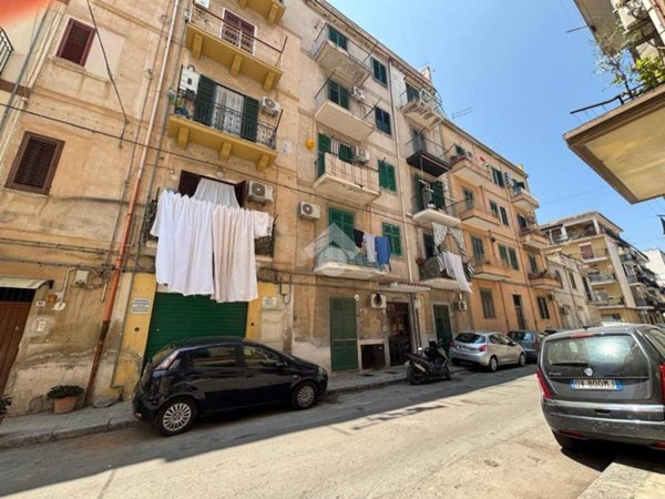 appartamento in vendita a Palermo in zona Montegrappa / Santa Rosalia