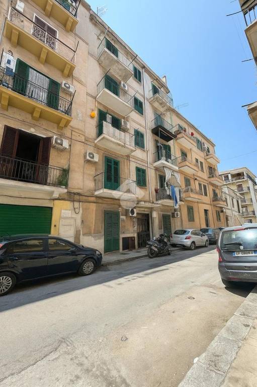 appartamento in vendita a Palermo in zona Montegrappa / Santa Rosalia