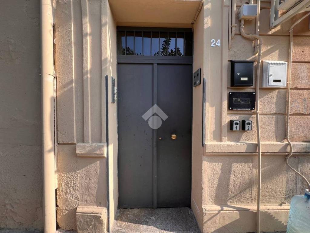 appartamento in vendita a Palermo in zona Zisa