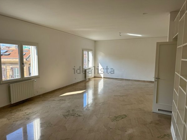 appartamento in vendita a Palermo in zona Politeama