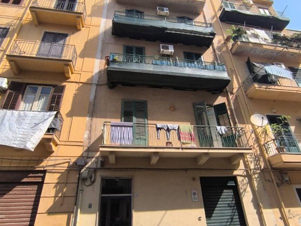 appartamento in vendita a Palermo in zona Malaspina/Palagonia