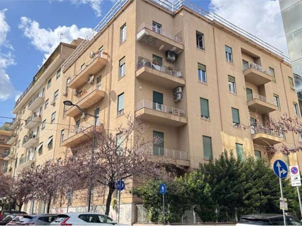 appartamento in vendita a Palermo in zona Libertà