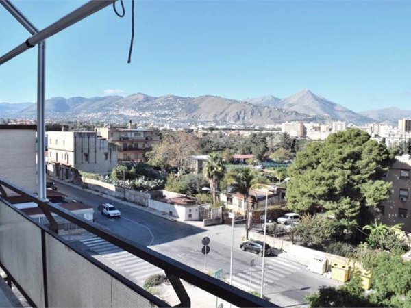appartamento in vendita a Palermo in zona Oreto