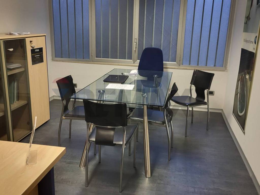 ufficio in vendita a Palermo in zona Uditore