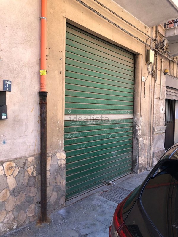 locale di sgombero in vendita a Palermo in zona Noce