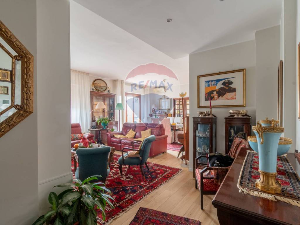 appartamento in vendita a Palermo in zona Malaspina/Palagonia