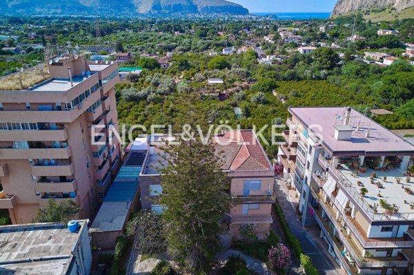 appartamento in vendita a Palermo in zona Mondello