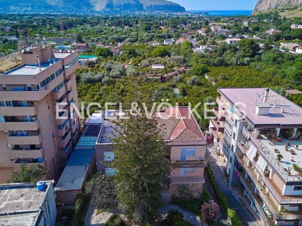 appartamento in vendita a Palermo in zona Mondello