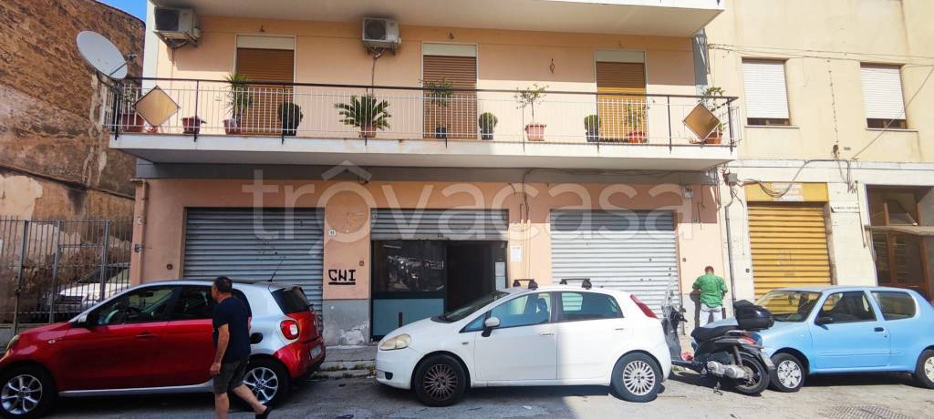 negozio in vendita a Palermo in zona Montepellegrino