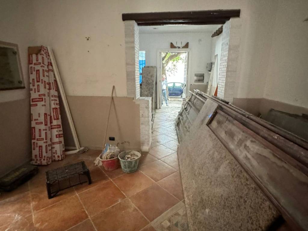 negozio in vendita a Palermo in zona Politeama