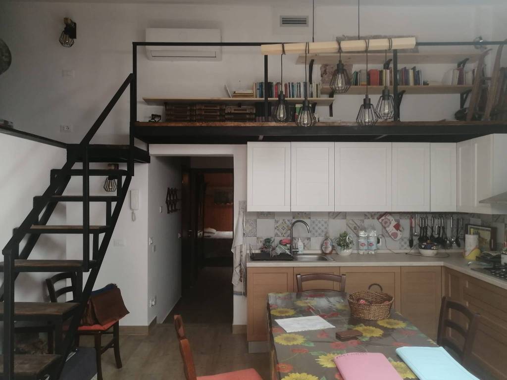 appartamento in vendita a Palermo in zona San Lorenzo