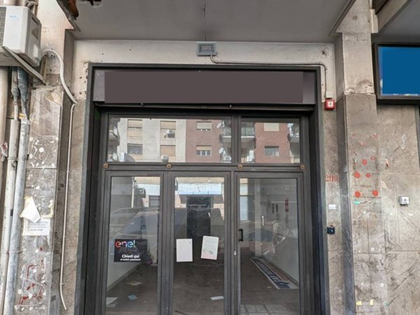 negozio in vendita a Palermo in zona Politeama