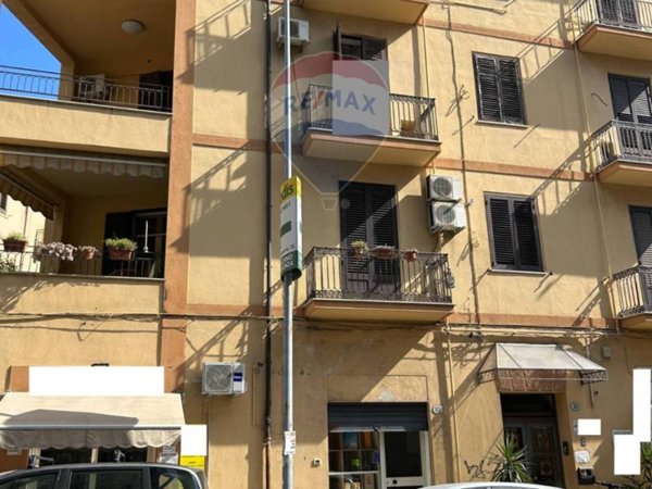 negozio in vendita a Palermo in zona Noce