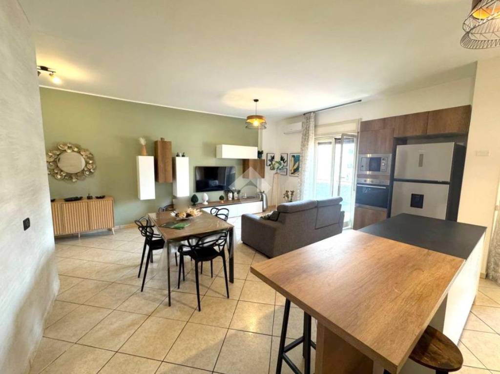 appartamento in vendita a Palermo in zona Malaspina/Palagonia