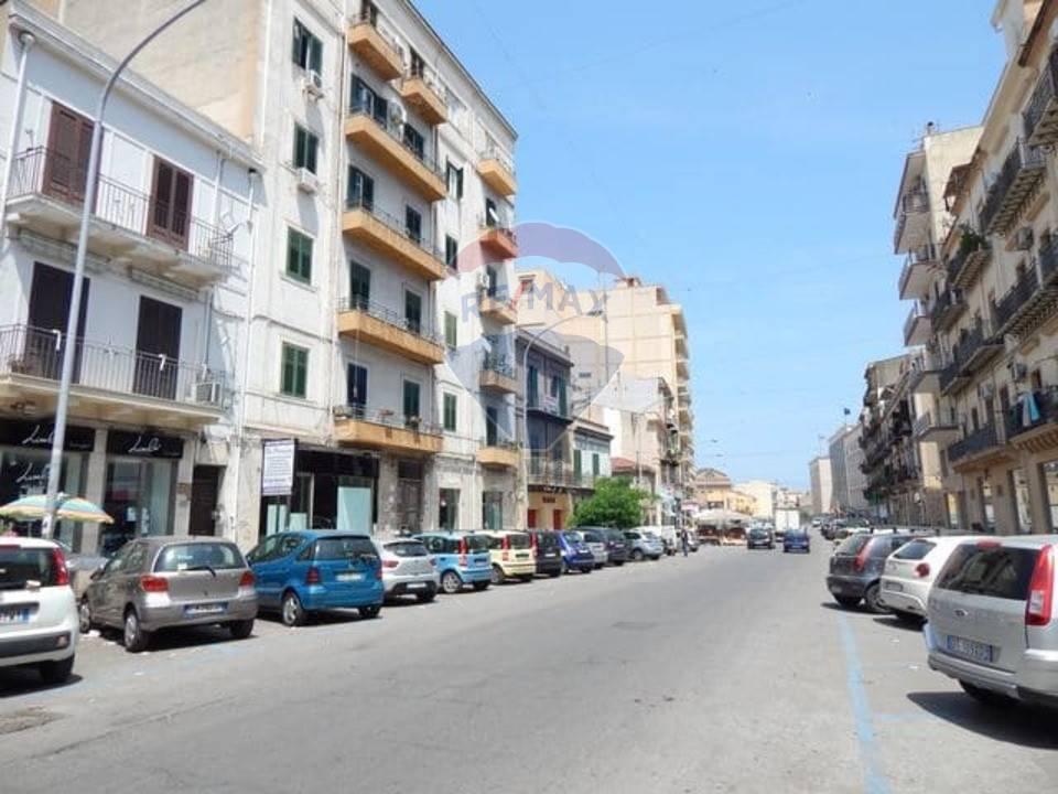 appartamento in vendita a Palermo in zona Zisa