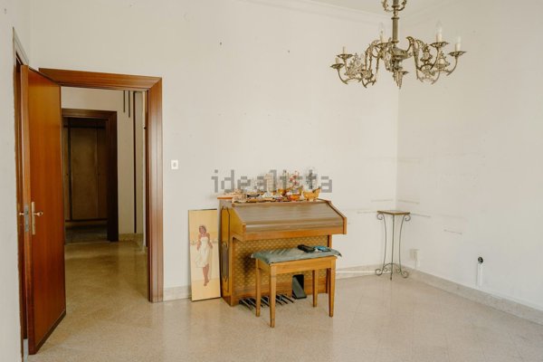 appartamento in vendita a Palermo in zona Montegrappa / Santa Rosalia