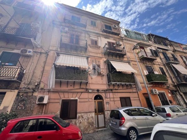 appartamento in vendita a Palermo in zona Zisa