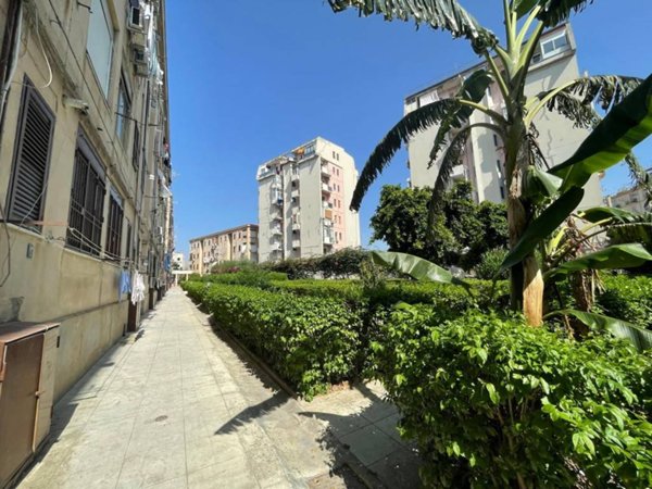 appartamento in vendita a Palermo in zona Zisa