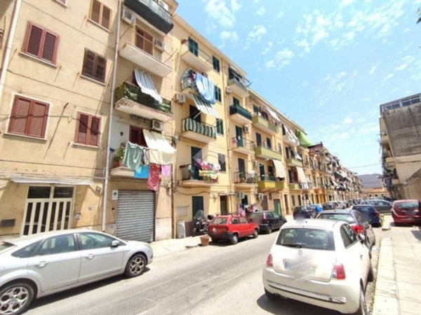 appartamento in vendita a Palermo in zona Malaspina/Palagonia