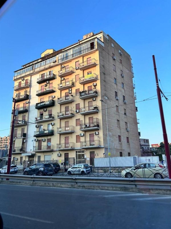 appartamento in vendita a Palermo in zona Zisa