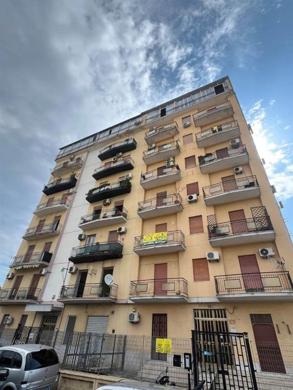 appartamento in vendita a Palermo in zona Zisa