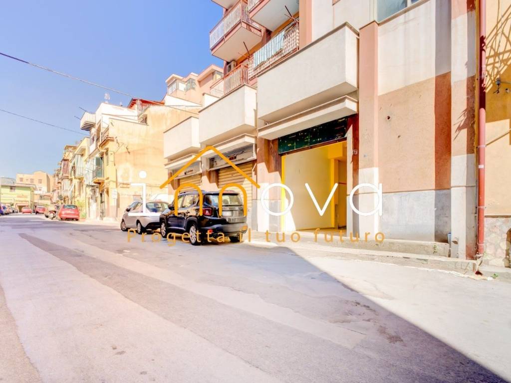 negozio in vendita a Palermo in zona Zisa