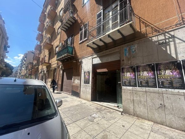 locale commerciale in vendita a Palermo in zona Oreto