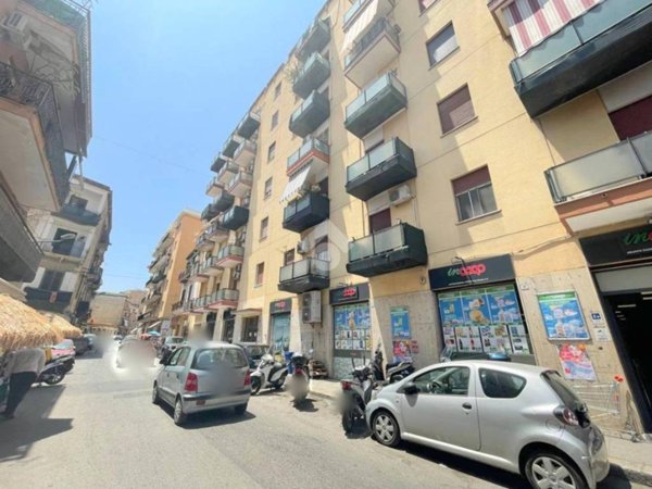 appartamento in vendita a Palermo in zona Malaspina/Palagonia