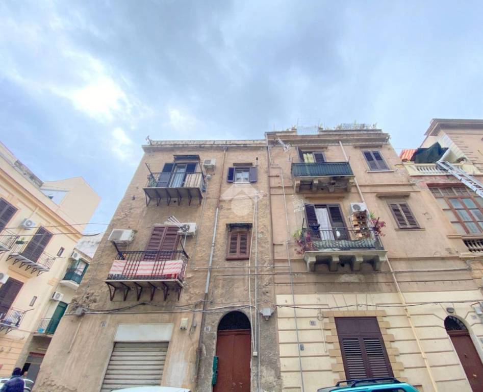 appartamento in vendita a Palermo in zona Zisa