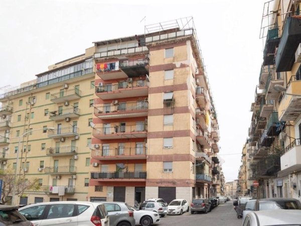 appartamento in vendita a Palermo in zona Malaspina/Palagonia