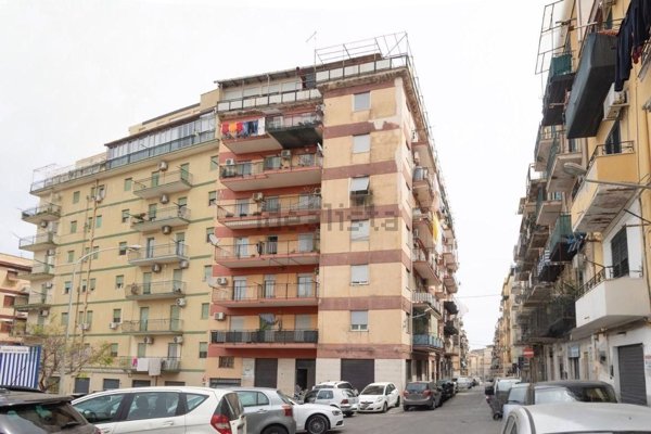 appartamento in vendita a Palermo in zona Zisa