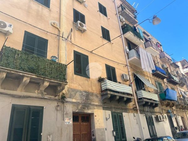 appartamento in vendita a Palermo in zona Zisa