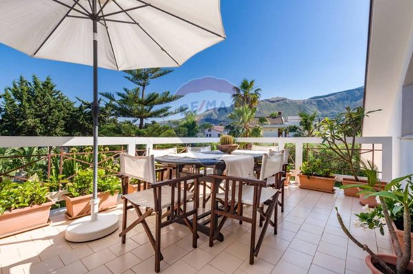 casa indipendente in vendita a Palermo in zona Tommaso Natale