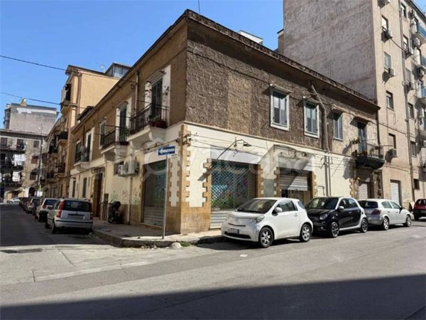 appartamento in vendita a Palermo in zona Malaspina/Palagonia