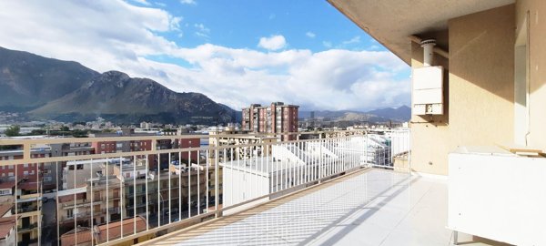 appartamento in vendita a Palermo in zona Roccella