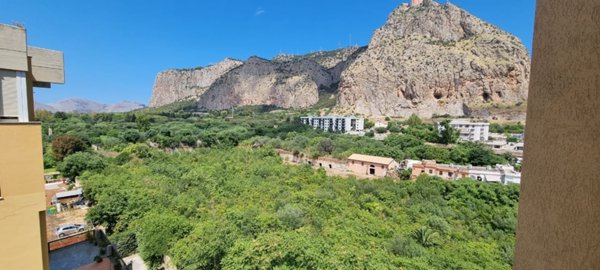 appartamento in vendita a Palermo in zona Libertà
