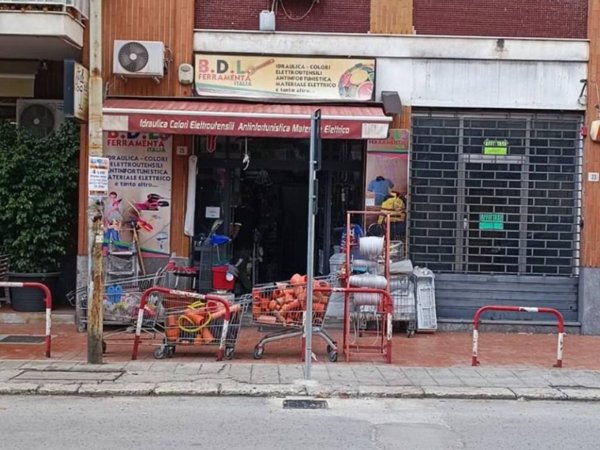 negozio in vendita a Palermo in zona Cruillas